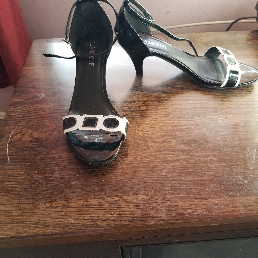 Shoe